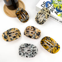 Load image into Gallery viewer, Flat Round Hair Clip, Spring and Autumn Claw Clip