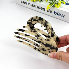 Load image into Gallery viewer, Flat Round Hair Clip, Spring and Autumn Claw Clip