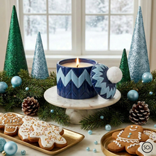 Load image into Gallery viewer, Blue Spruce 10oz Beanie Candle
