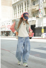 Load image into Gallery viewer, Barrel Jeans
