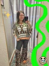 Load image into Gallery viewer, Animal Print Mix Denim Jeans
