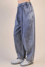 Load image into Gallery viewer, Washed Woven Barrel Jeans
