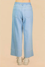 Load image into Gallery viewer, Cropped Denim Jeans
